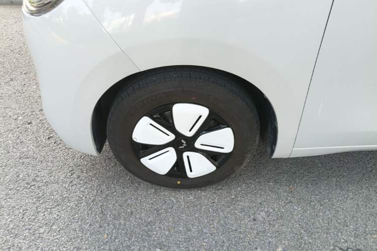 Used Wuling Hongguang MINIEV 2025 Four-Door Version Advanced Edition Left Front Wheel Hub