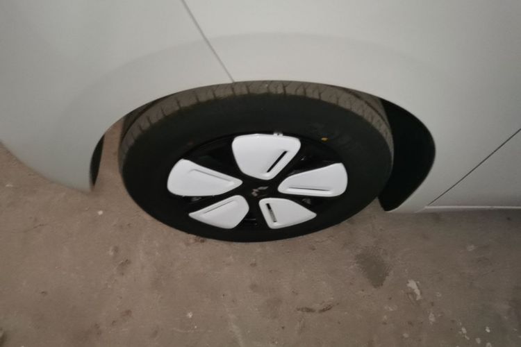 Used Wuling Hongguang MINIEV 2025 Four-Door Version Advanced Edition Left Front Wheel Hub