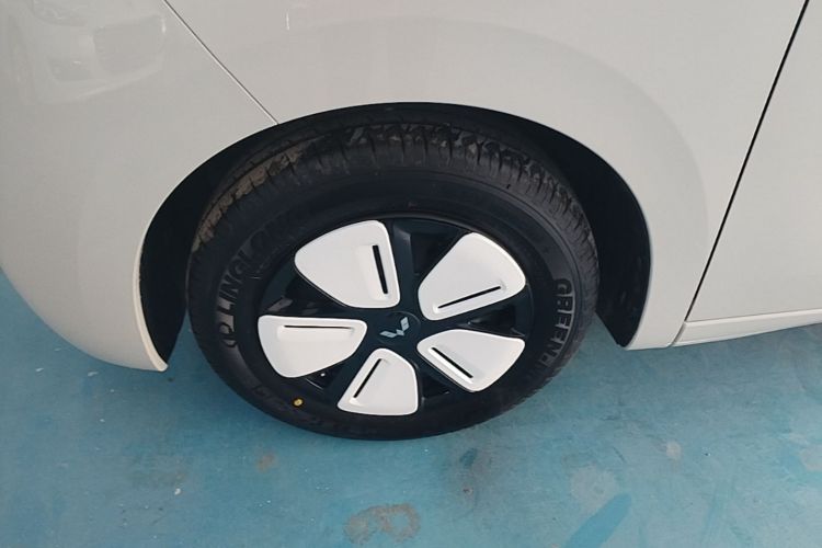 Used Wuling Hongguang MINIEV 2025 Four-Door Version Advanced Edition Left Front Wheel Hub