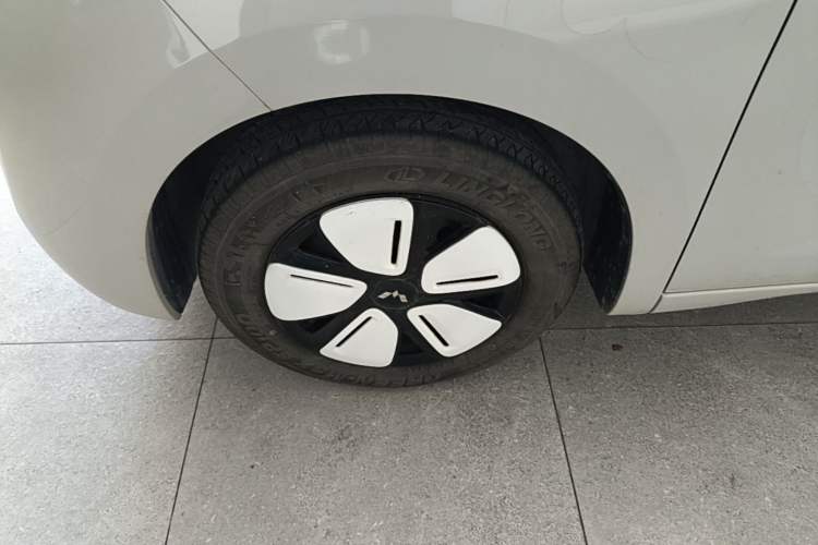 Used Wuling Hongguang MINIEV 2025 Four-Door Version Advanced Edition Left Front Wheel Hub