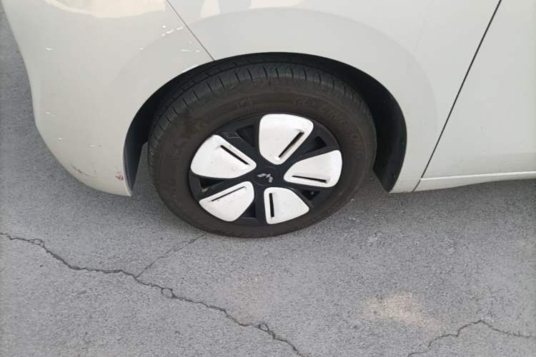 Used Wuling Hongguang MINIEV 2025 Four-Door Version Advanced Edition Left Front Wheel Hub