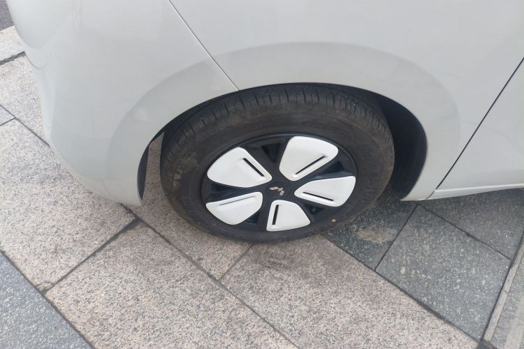 Used Wuling Hongguang MINIEV 2025 Four-Door Version Advanced Edition Left Front Wheel Hub
