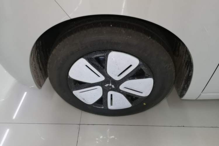 Used Wuling Hongguang MINIEV 2025 Four-Door Version Advanced Edition Left Front Wheel Hub