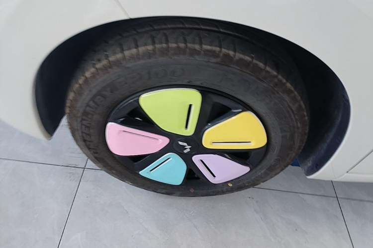 Used Wuling Hongguang MINIEV 2025 Four-Door Version Advanced Edition Left Front Wheel Hub