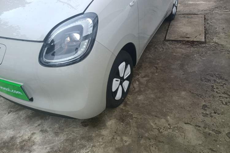 Used Wuling Hongguang MINIEV 2025 Four-Door Version Advanced Edition Left Front Wheel Hub