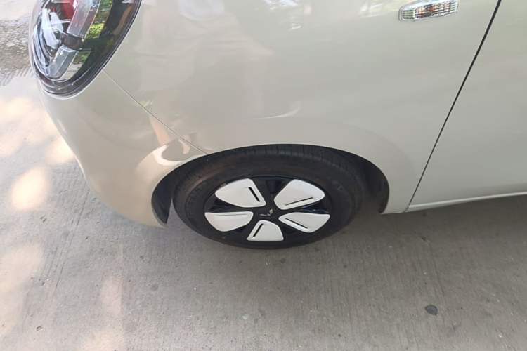 Used Wuling Hongguang MINIEV 2025 Four-Door Version Advanced Edition Left Front Wheel Hub
