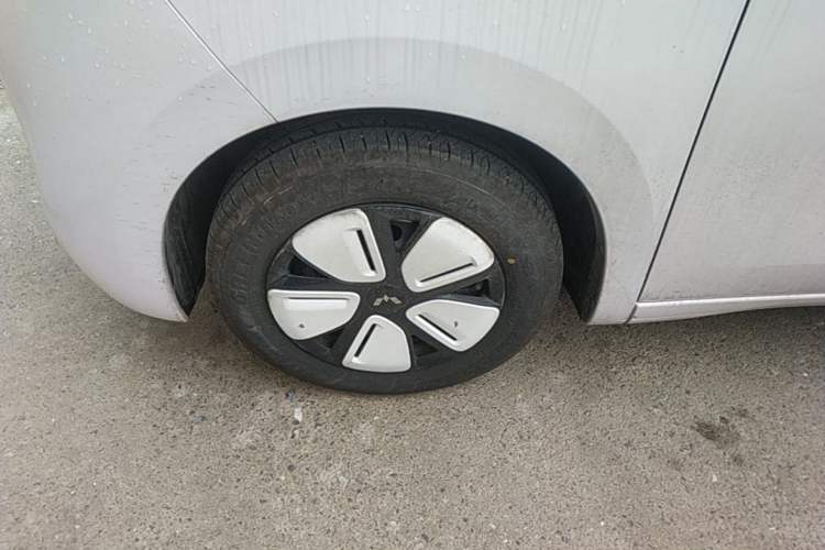 Used Wuling Hongguang MINIEV 2025 Four-Door Version Advanced Edition Left Front Wheel Hub