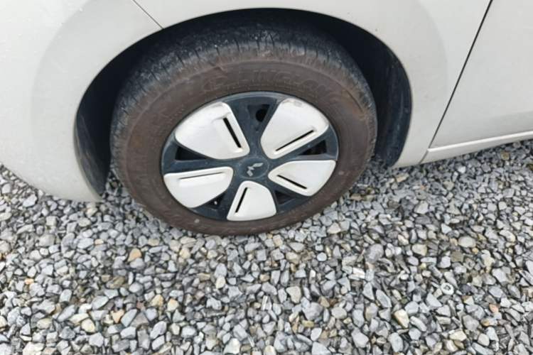 Used Wuling Hongguang MINIEV 2025 Four-Door Version Advanced Edition Left Front Wheel Hub