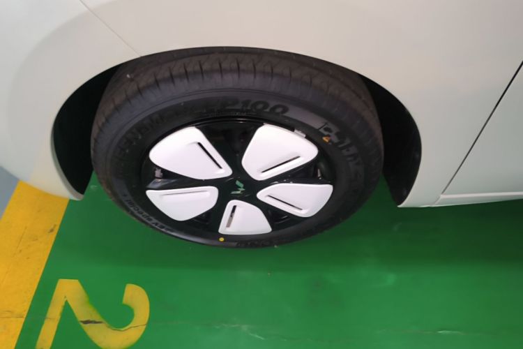 Used Wuling Hongguang MINIEV 2025 Four-Door Version Advanced Edition Left Front Wheel Hub