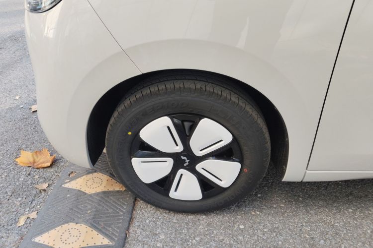 Used Wuling Hongguang MINIEV 2025 Four-Door Version Advanced Edition Left Front Wheel Hub