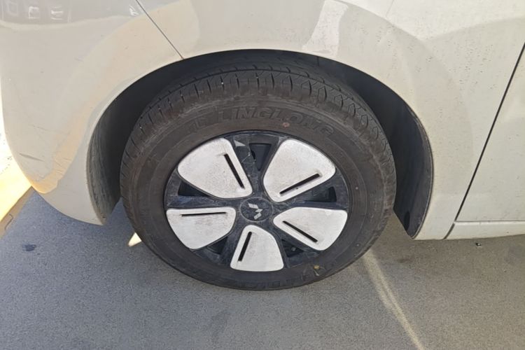 Used Wuling Hongguang MINIEV 2025 Four-Door Version Advanced Edition Left Front Wheel Hub