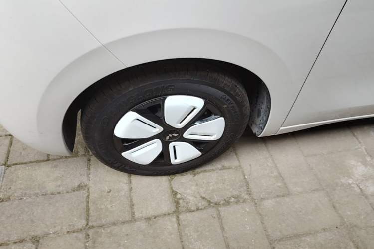 Used Wuling Hongguang MINIEV 2025 Four-Door Version Advanced Edition Left Front Wheel Hub