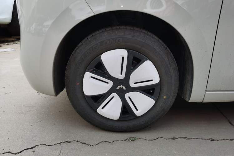 Used Wuling Hongguang MINIEV 2025 Four-Door Version Advanced Edition Left Front Wheel Hub