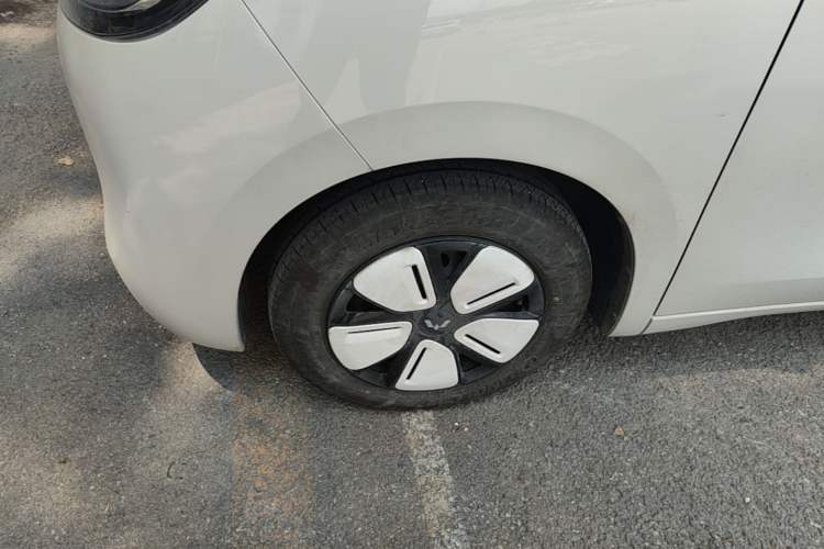 Used Wuling Hongguang MINIEV 2025 Four-Door Version Advanced Edition Left Front Wheel Hub