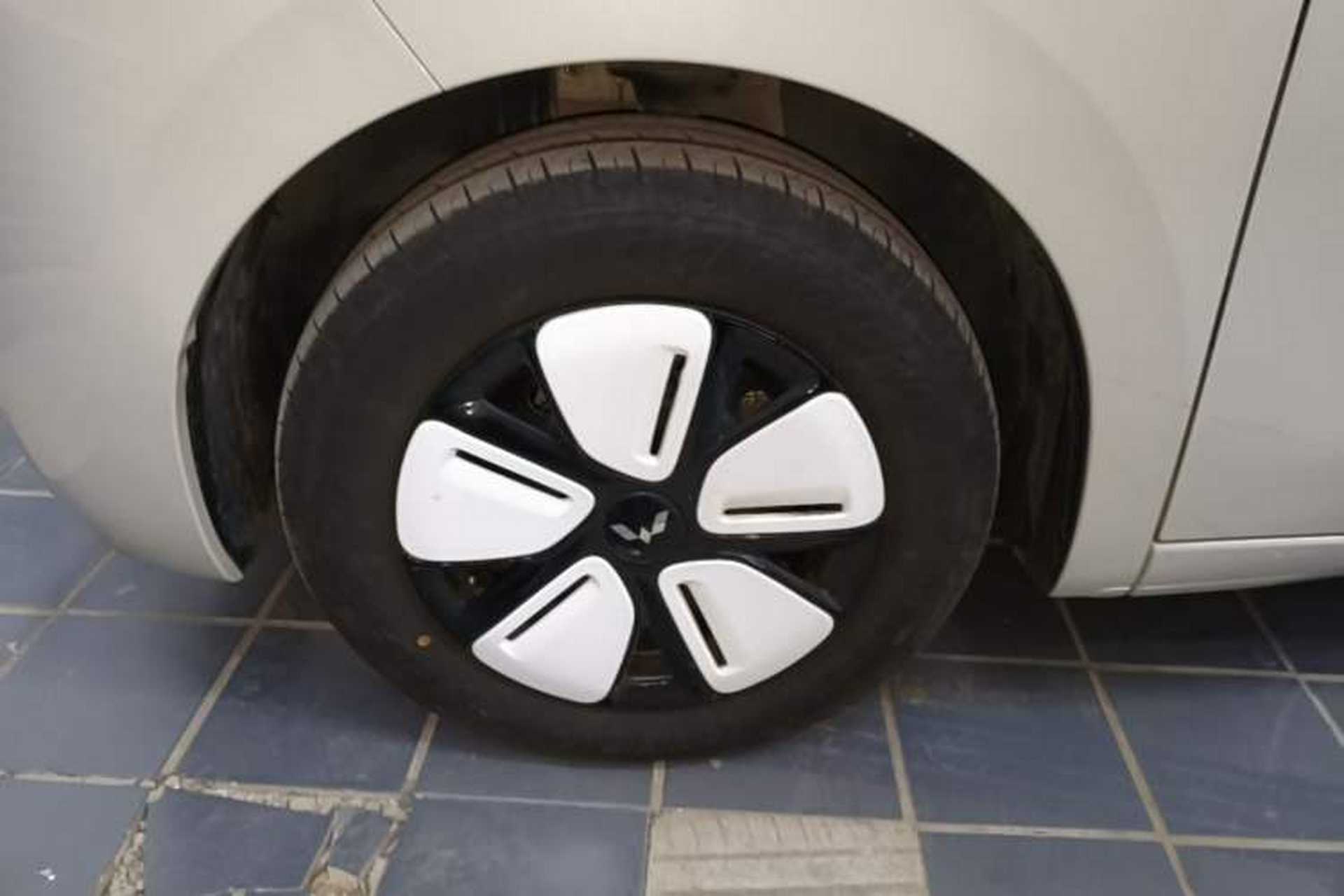 Used Wuling Hongguang MINIEV 2025 Four-Door Version Advanced Edition Left Front Wheel Hub