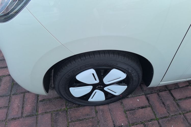 Used Wuling Hongguang MINIEV 2025 Four-Door Version Advanced Edition Left Front Wheel Hub