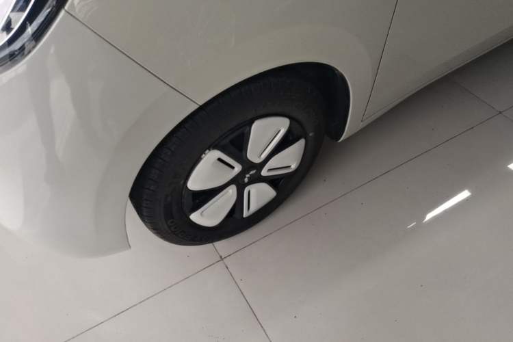 Used Wuling Hongguang MINIEV 2025 Four-Door Version Advanced Edition Left Front Wheel Hub