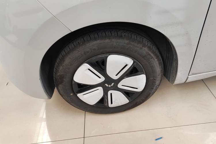Used Wuling Hongguang MINIEV 2025 Four-Door Version Advanced Edition Left Front Wheel Hub
