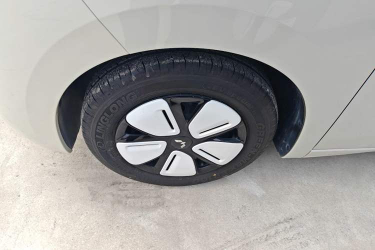 Used Wuling Hongguang MINIEV 2025 Four-Door Version Advanced Edition Left Front Wheel Hub