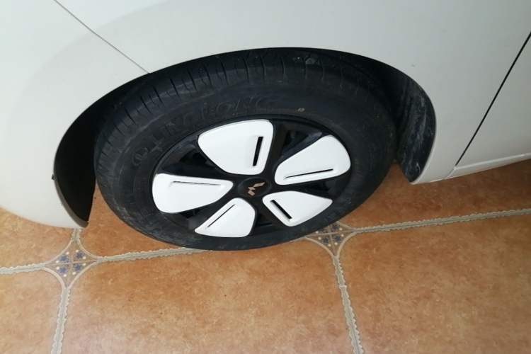 Used Wuling Hongguang MINIEV 2025 Four-Door Version Advanced Edition Left Front Wheel Hub