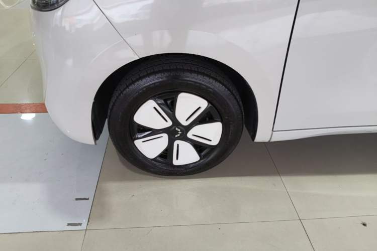 Used Wuling Hongguang MINIEV 2025 Four-Door Version Advanced Edition Left Front Wheel Hub