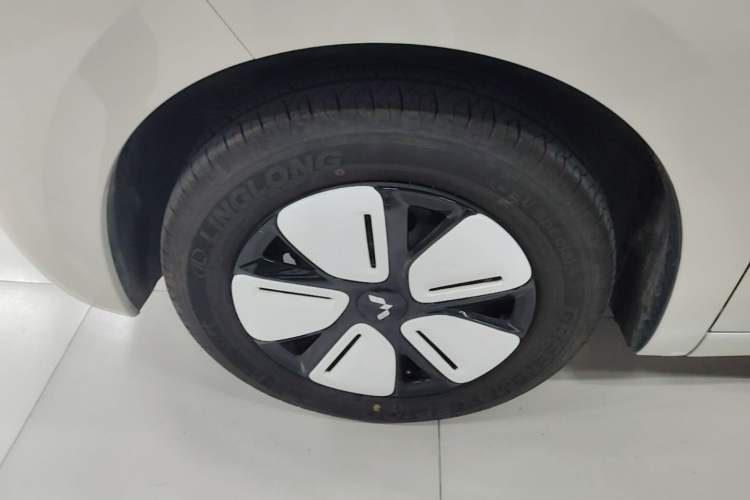 Used Wuling Hongguang MINIEV 2025 Four-Door Version Advanced Edition Left Front Wheel Hub