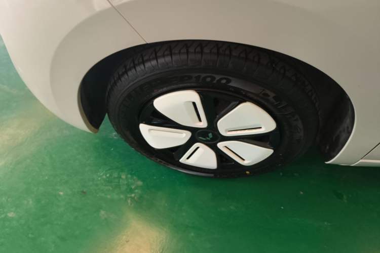 Used Wuling Hongguang MINIEV 2025 Four-Door Version Advanced Edition Left Front Wheel Hub
