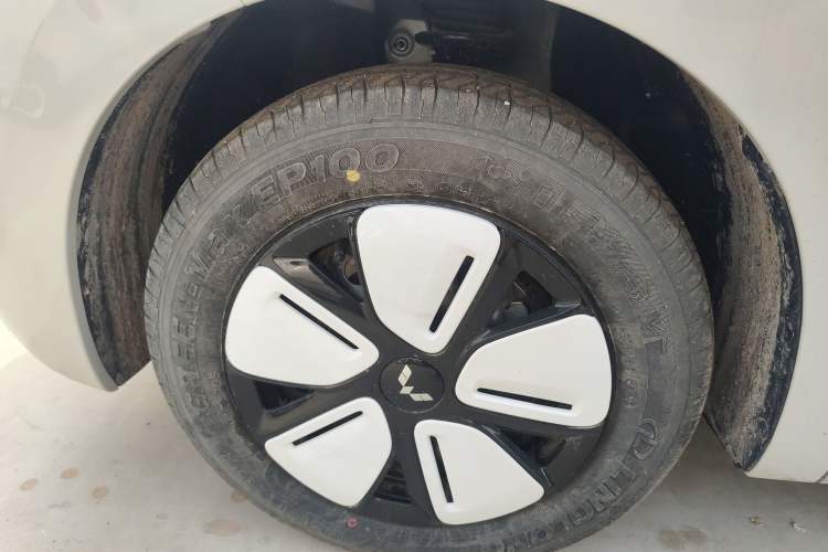 Used Wuling Hongguang MINIEV 2025 Four-Door Version Advanced Edition Left Front Wheel Hub
