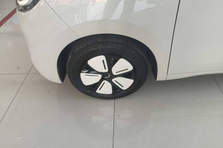 Used Wuling Hongguang MINIEV 2025 Four-Door Version Premium Edition Left Front Wheel Hub