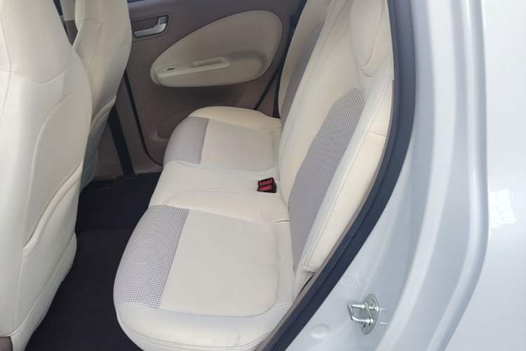 Used Wuling Hongguang MINIEV 2025 Four-Door Version Advanced Edition Left Rear Seat