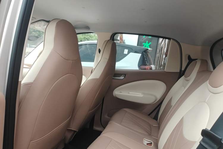 Used Wuling Hongguang MINIEV 2025 Four-Door Version Advanced Edition Left Rear Seat