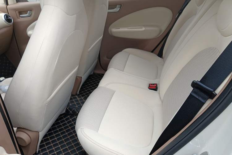 Used Wuling Hongguang MINIEV 2025 Four-Door Version Advanced Edition Left Rear Seat