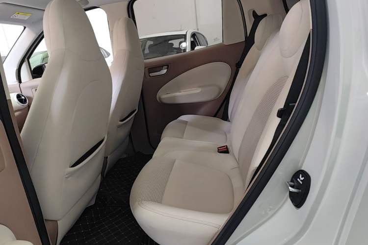 Used Wuling Hongguang MINIEV 2025 Four-Door Version Premium Edition Left Rear Seat