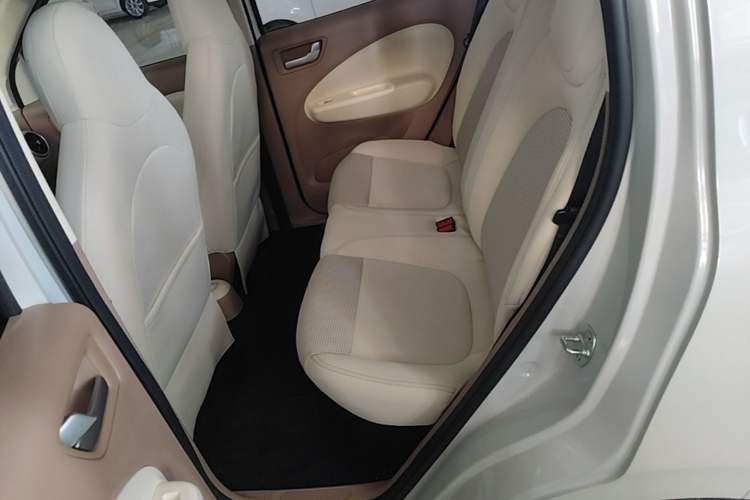 Used Wuling Hongguang MINIEV 2025 Four-Door Version Advanced Edition Left Rear Seat