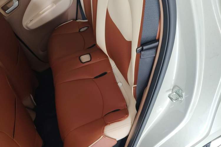 Used Wuling Hongguang MINIEV 2025 Four-Door Version Advanced Edition Left Rear Seat