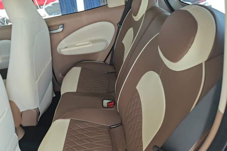 Used Wuling Hongguang MINIEV 2025 Four-Door Version Advanced Edition Left Rear Seat