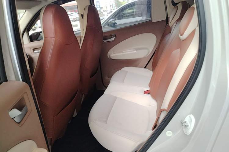 Used Wuling Hongguang MINIEV 2025 Four-Door Version Advanced Edition Left Rear Seat