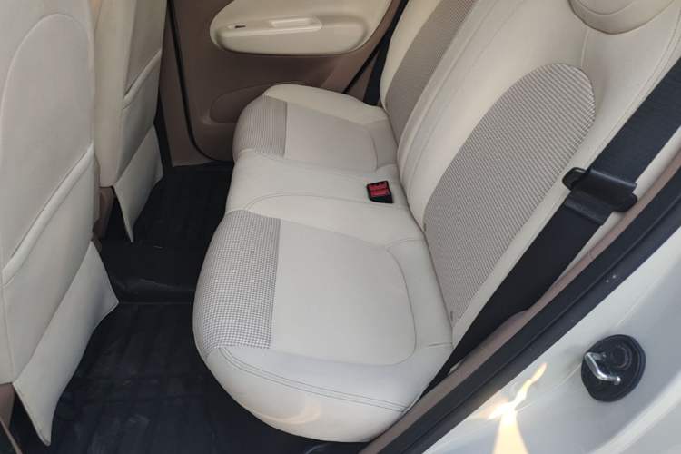 Used Wuling Hongguang MINIEV 2025 Four-Door Version Advanced Edition Left Rear Seat