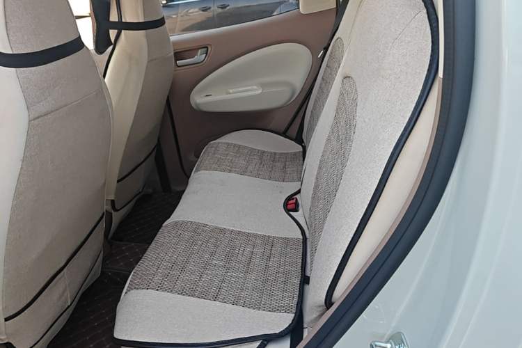 Used Wuling Hongguang MINIEV 2025 Four-Door Version Advanced Edition Left Rear Seat
