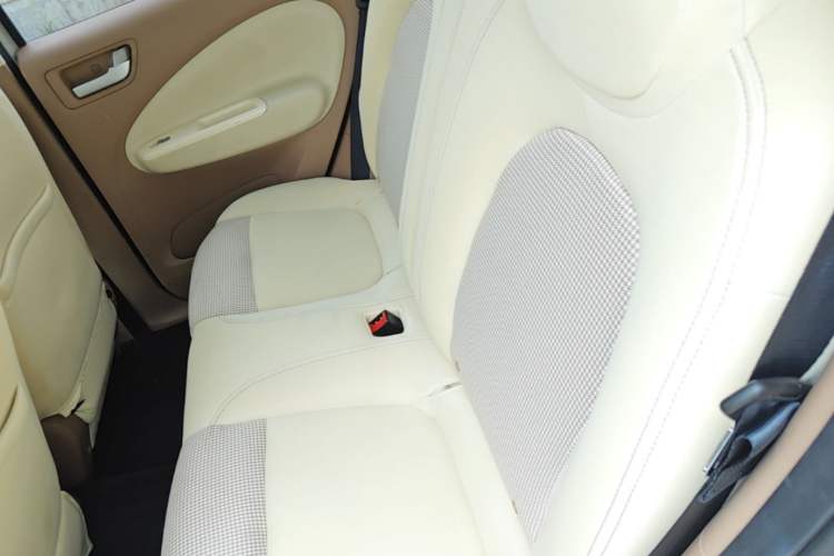 Used Wuling Hongguang MINIEV 2025 Four-Door Version Advanced Edition Left Rear Seat
