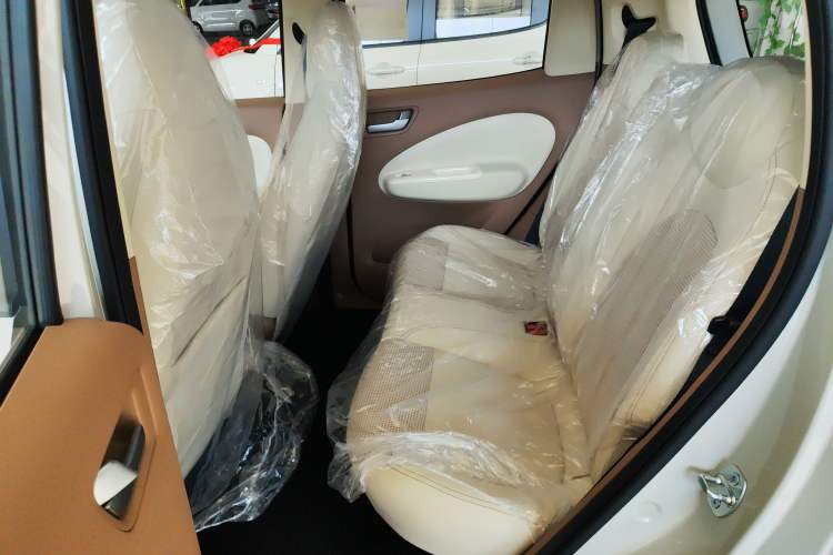Used Wuling Hongguang MINIEV 2025 Four-Door Version Advanced Edition Left Rear Seat