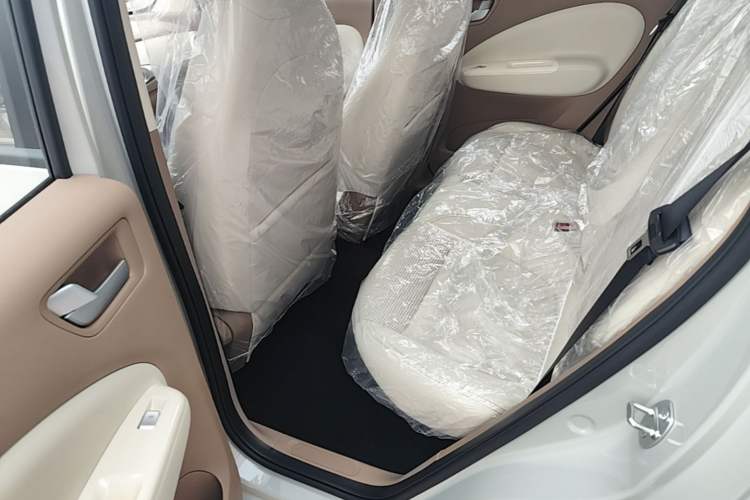 Used Wuling Hongguang MINIEV 2025 Four-Door Version Advanced Edition Left Rear Seat