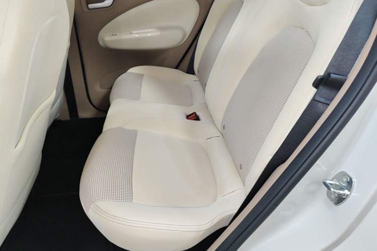 Used Wuling Hongguang MINIEV 2025 Four-Door Version Advanced Edition Left Rear Seat