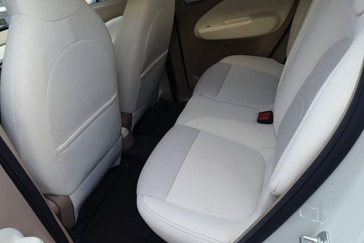 Used Wuling Hongguang MINIEV 2025 Four-Door Version Advanced Edition Left Rear Seat