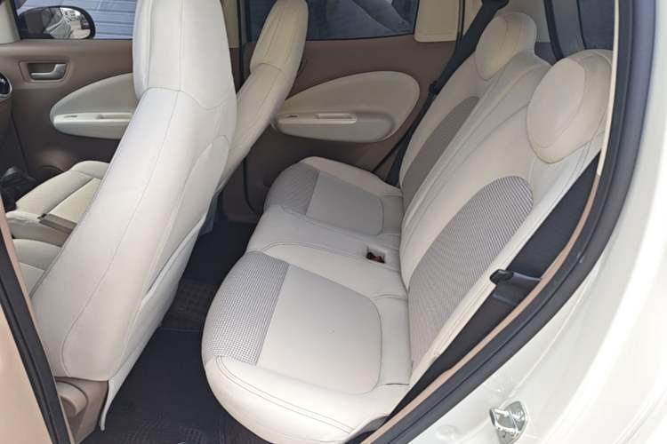 Used Wuling Hongguang MINIEV 2025 Four-Door Version Advanced Edition Left Rear Seat
