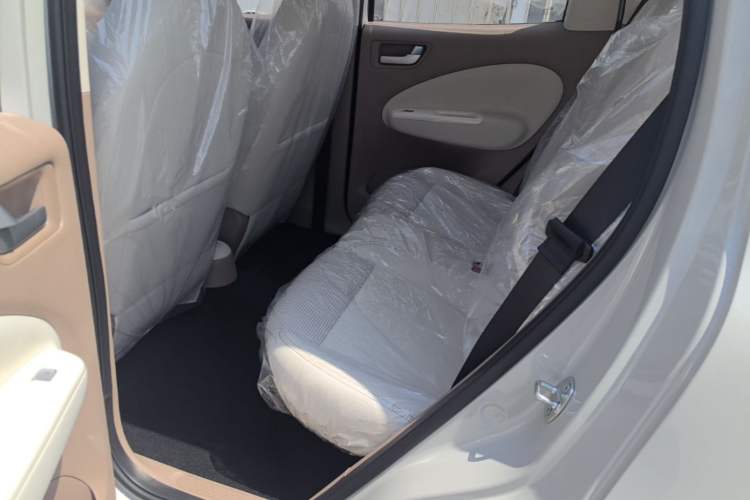 Used Wuling Hongguang MINIEV 2025 Four-Door Version Advanced Edition Left Rear Seat