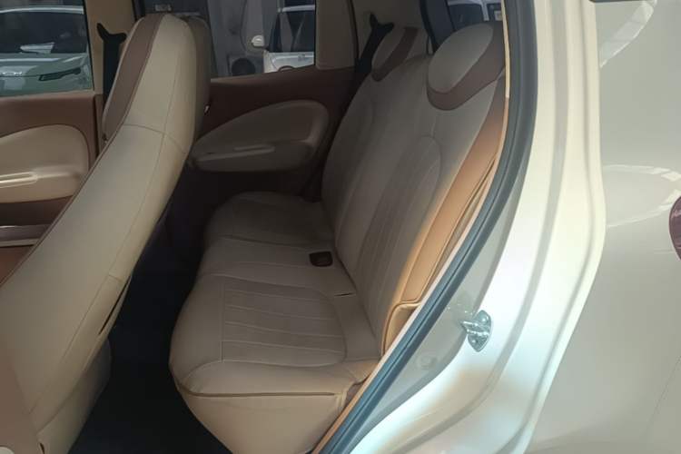 Used Wuling Hongguang MINIEV 2025 Four-Door Version Zhenxiang+ Edition Left Rear Seat