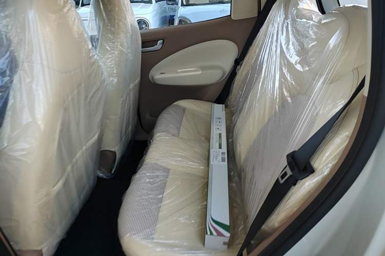 Used Wuling Hongguang MINIEV 2025 Four-Door Version Advanced Edition Left Rear Seat