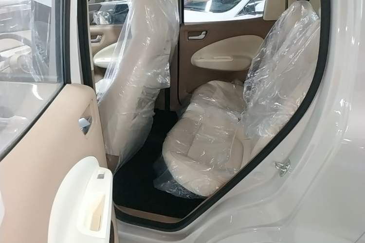 Used Wuling Hongguang MINIEV 2025 Four-Door Version Advanced Edition Left Rear Seat