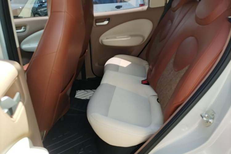 Used Wuling Hongguang MINIEV 2025 Four-Door Version Advanced Edition Left Rear Seat